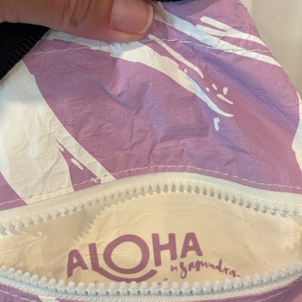 ALOHA Collection Painted Birds  Reversible Tote - Picture 3 of 6